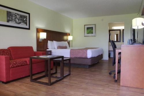 Winter Haven Gardens Inn image 18